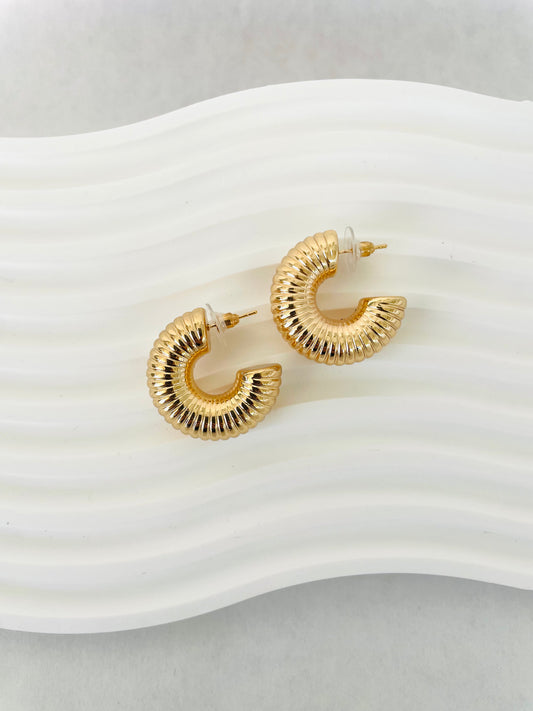 S E A S H E L L CHUNKY - EARRINGS