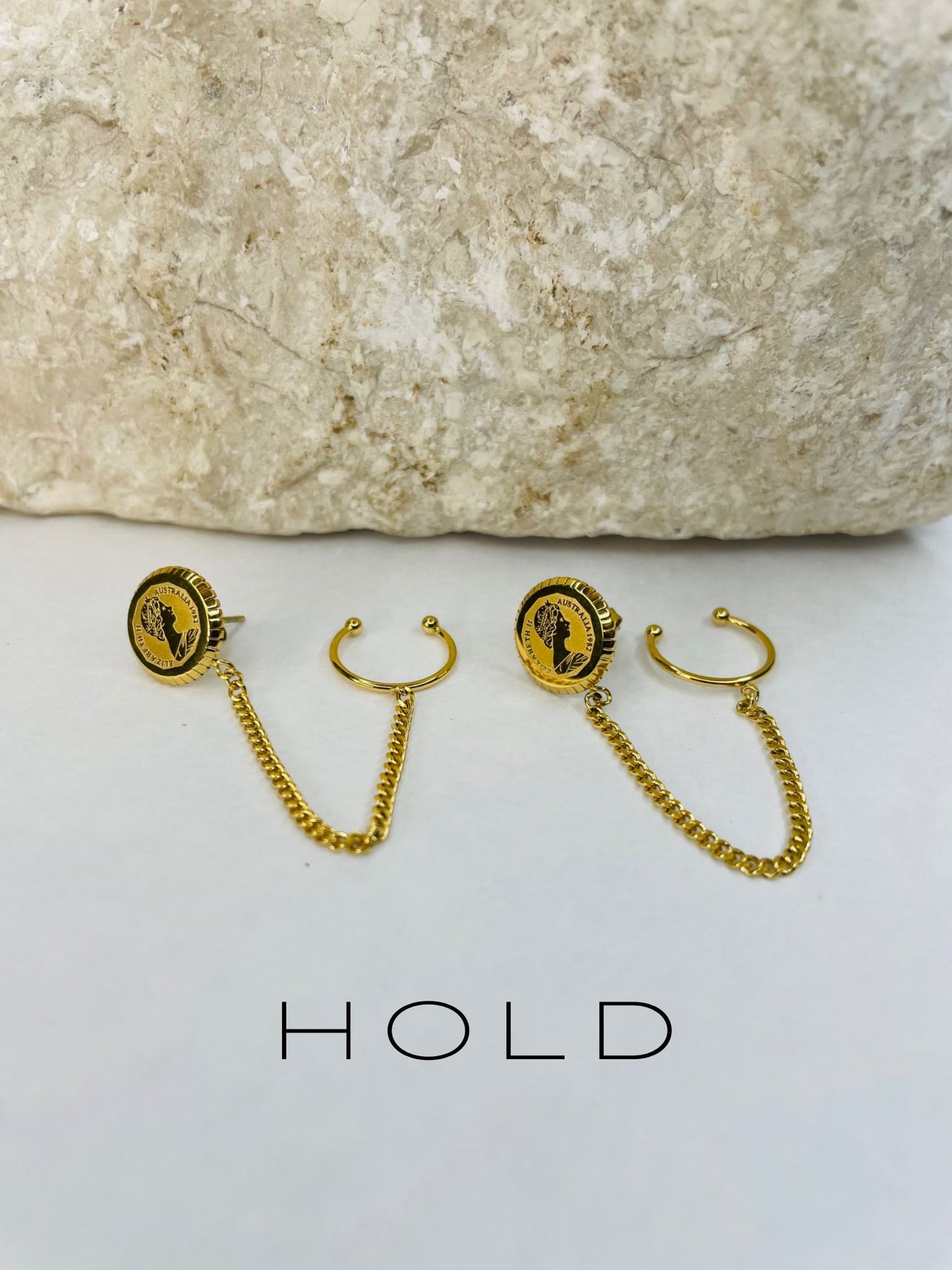 H O L D  Earring with Cuff